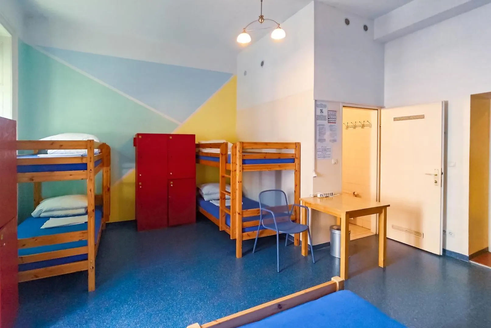 Westend City Hostel Vienna