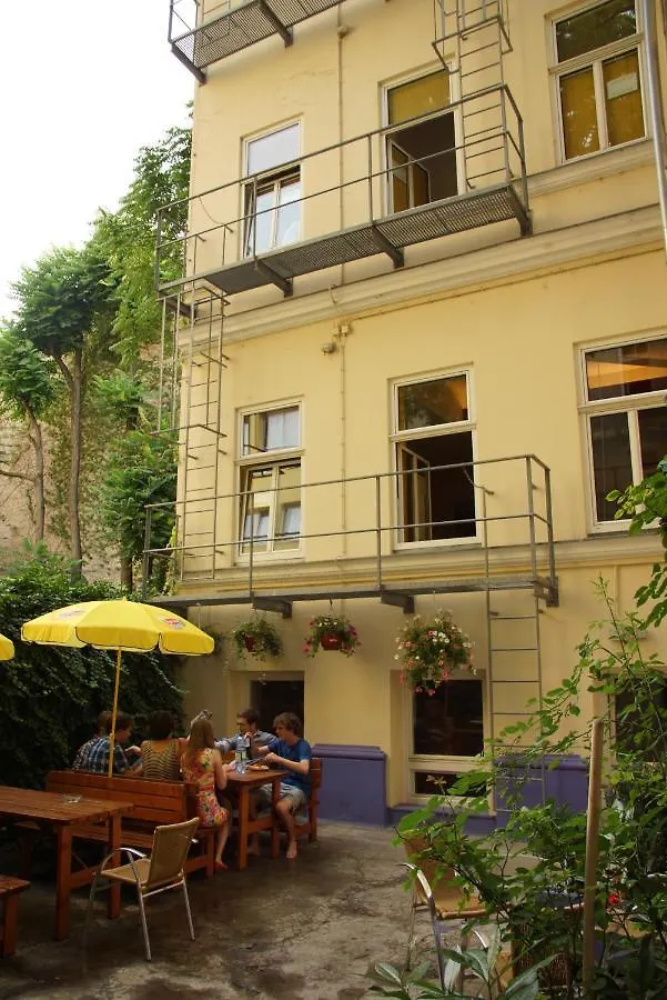 Westend City Hostel Viena 0*,  Áustria