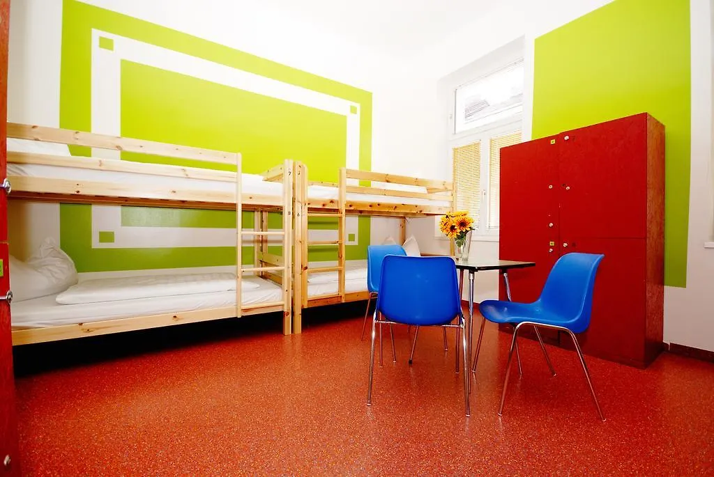 Westend City Hostel Viena 0*,  Áustria