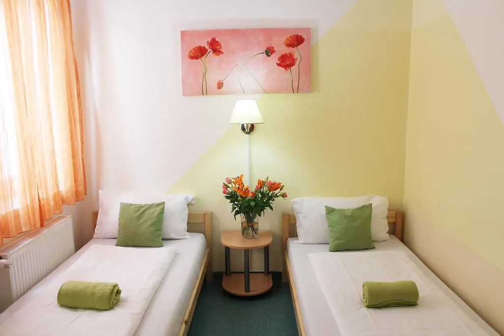 Westend City Hostel Viena 0*,  Austria